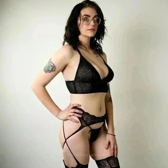 Victoria's Secret Triangle Cup Black Lace Bralette - L - Picture 5 of 8